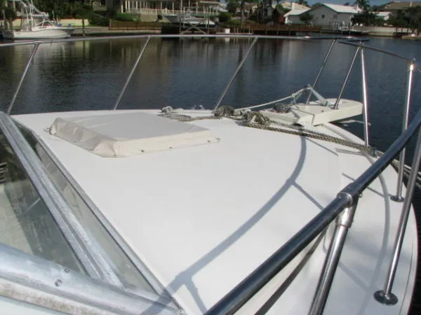 Slide: The Image of Bertram 33 BERTRAM FLYBRIDGE- TOTALLY THE ONE TO SEE! 1982 - 6