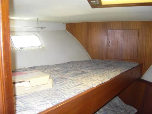 Slide: The Image of Hatteras 48 YACHTFISH 1975 - 11