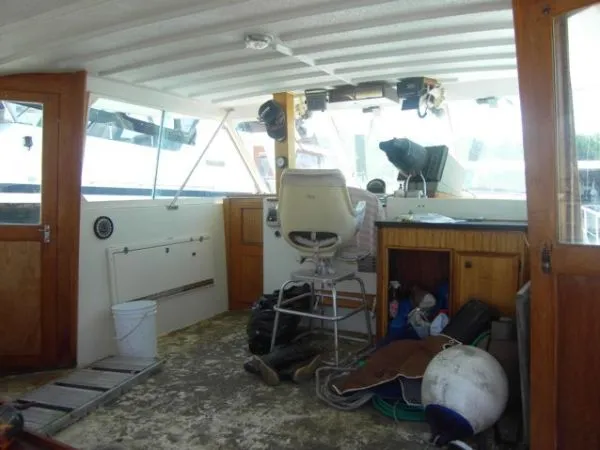 Slide: The Image of Hatteras 48 YACHTFISH 1975 - 6