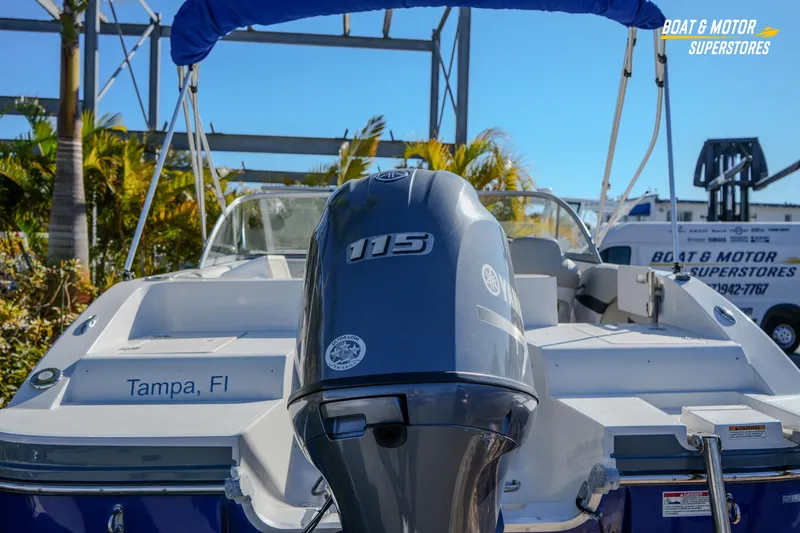 Slide: The Image of 2018 Starcraft MDX 190 O/B boat with Yamaha engine, Tampa, FL. - 12