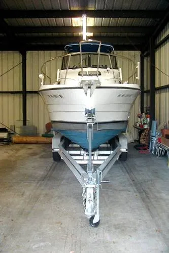 Slide: The Image of Bayliner 2502 1995 - 1
