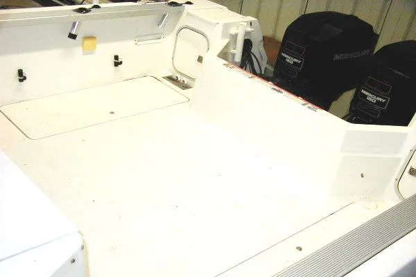 Slide: The Image of Bayliner 2502 1995 - 8