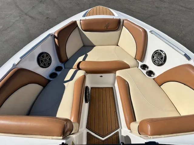 Slide: The Image of MasterCraft X30 2016 - 17