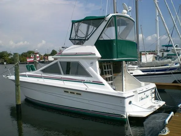 Slide: The Image of Sea Ray 34 Sedan Bridge 1989 - 0