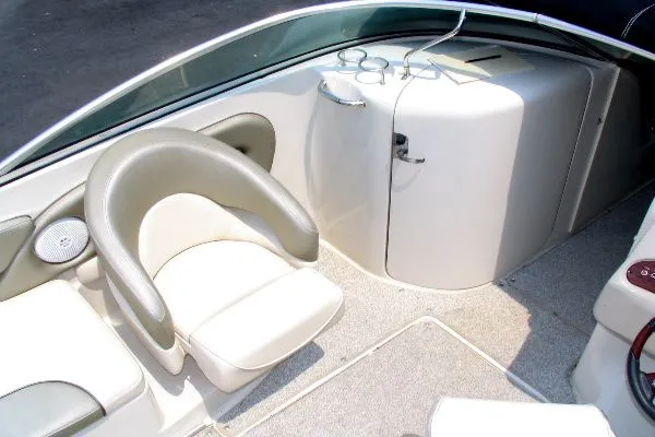 Slide: The Image of Sea Ray 240 Sundeck 2005 - 10