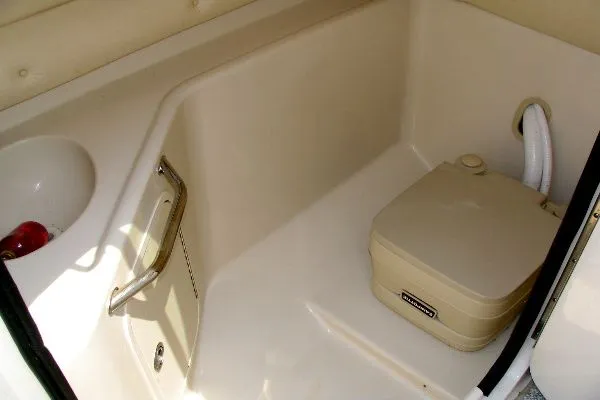 Slide: The Image of Sea Ray 240 Sundeck 2005 - 6
