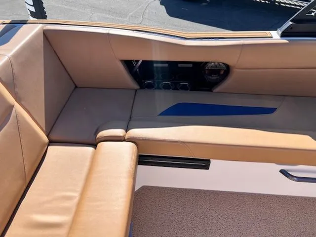 Slide: The Image of MasterCraft NXT24 2024 - 14