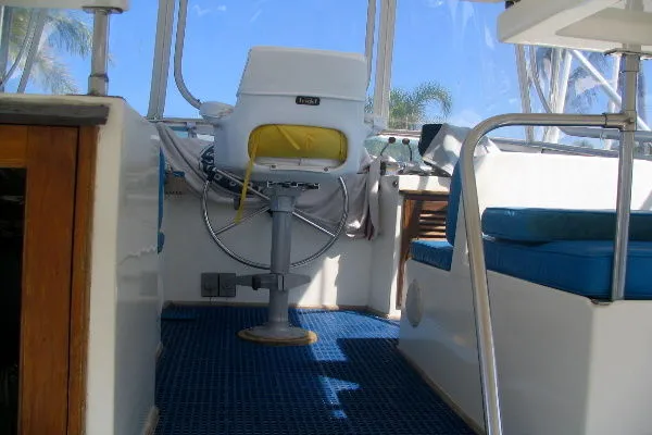 Slide: The Image of Golden Star 35 Flybridge 1988 - 6