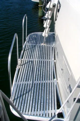 Slide: The Image of Golden Star 35 Flybridge 1988 - 7