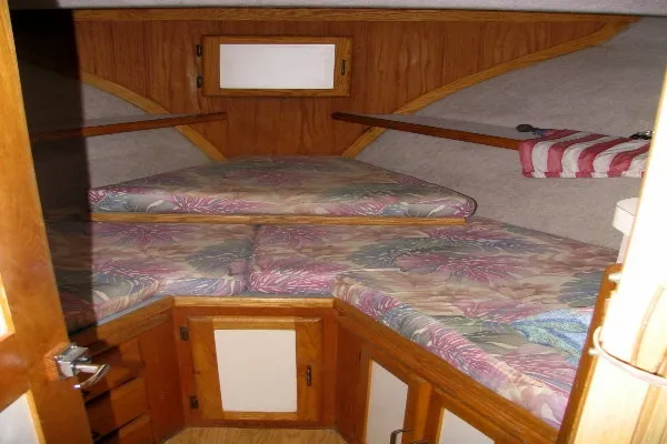 Slide: The Image of Mainship 36 Double Cabin 1987 - 6