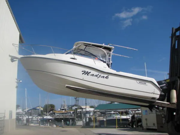 Slide: The Image of Boston Whaler 28 Conquest 2007 - 0