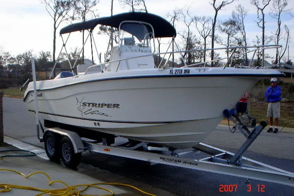 Slide: The Image of Seaswirl 2101 Center Console 2003 - 7