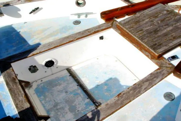 Slide: The Image of Westsail 32 Cutter 1975 - 8