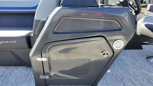 Slide: The Image of Bennington S Swingback 23 SSB 2026 - 23