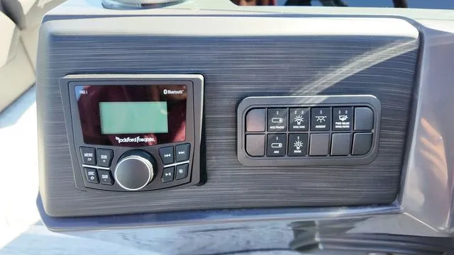 Slide: The Image of Bennington S Swingback 23 SSB 2026 - 31