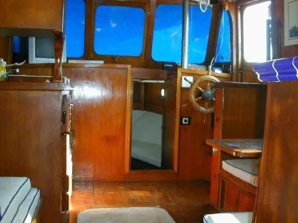 Slide: The Image of Marine Trader 34 Trunk 1976 - 7