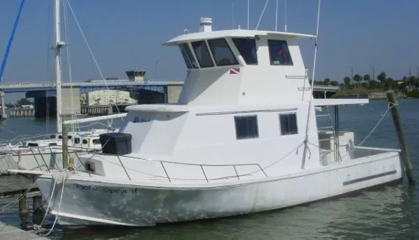 Slide: The Image of CUSTOM DIVE - FISH CHARTER 42 CUSTOM DIVE- FISH CHARTER 1985 - 0