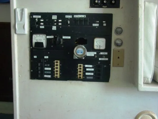 Slide: The Image of CUSTOM DIVE - FISH CHARTER 42 CUSTOM DIVE- FISH CHARTER 1985 - 3