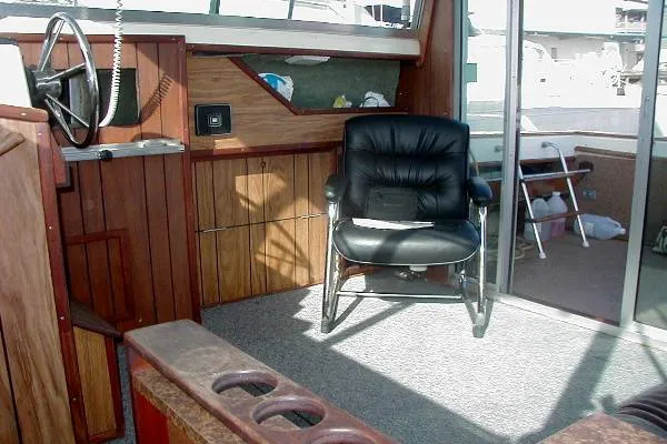 Slide: The Image of Sea Ray 30 Sedan Bridge 1979 - 10