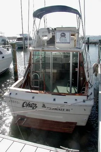Slide: The Image of Sea Ray 30 Sedan Bridge 1979 - 11