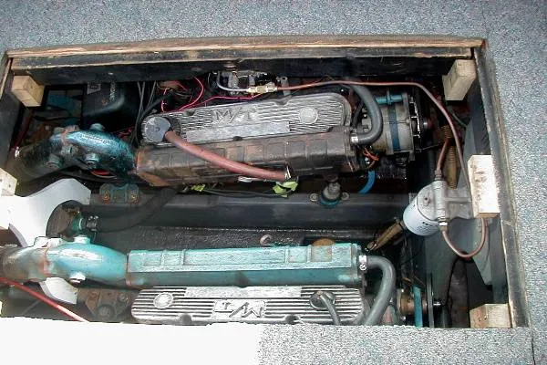 Slide: The Image of Sea Ray 30 Sedan Bridge 1979 - 6