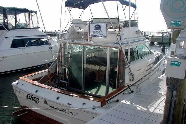 Slide: The Image of Sea Ray 30 Sedan Bridge 1979 - 8