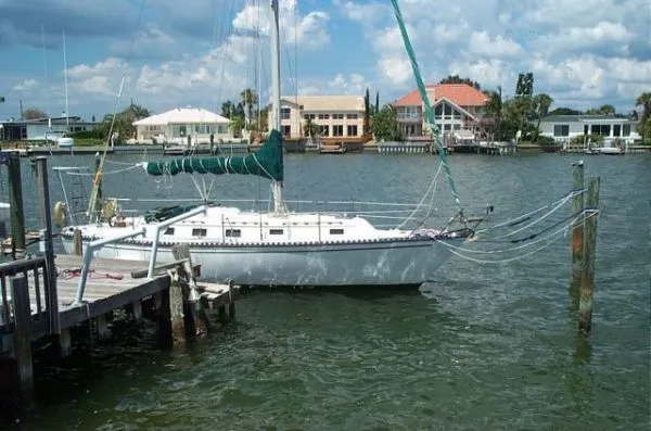 Slide: The Image of Endeavour Cruising sloop 1984 - 1