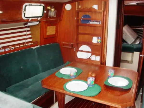 Slide: The Image of Endeavour Cruising sloop 1984 - 3