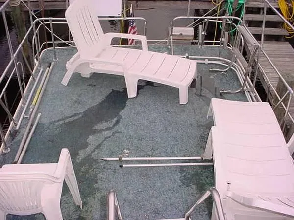 Slide: The Image of Holiday Mansion 38 Barracuda 1987 - 8