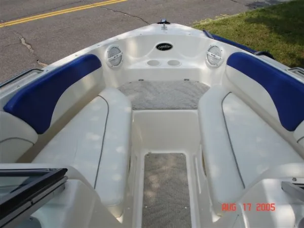 Slide: The Image of Rinker 212 Captiva Bowrider 2005 - 3