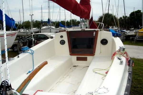 Slide: The Image of Victoria 1983 - 4
