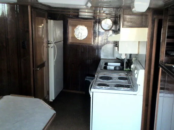 Slide: The Image of Master Marine / True World 74 Shrimper 1977 - 11