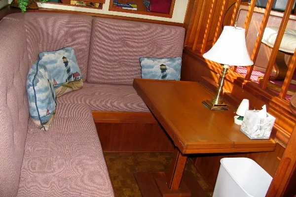 Slide: The Image of Uniflite 42 Double Cabin 1984 - 4