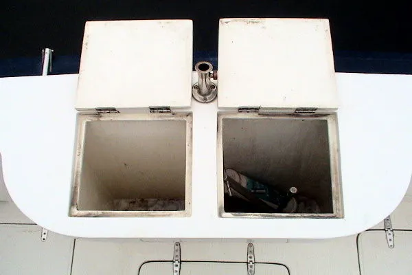 Slide: The Image of Activa Marine 31 Sea Pony 2003 - 11