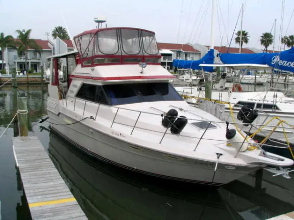 Slide: The Image of Sea Ray 415 Motoryacht 1988 - 0