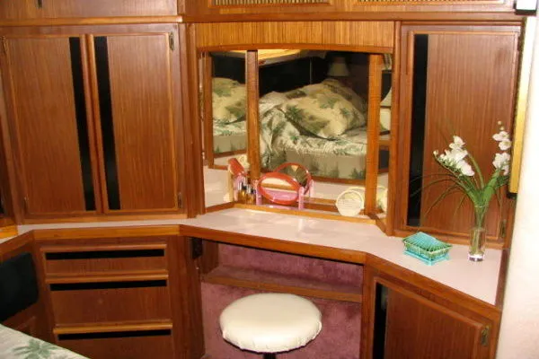 Slide: The Image of Sea Ray 415 Motoryacht 1988 - 1