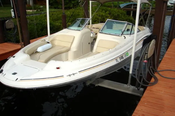 Slide: The Image of Sea Ray 210 Sundeck 1999 - 0
