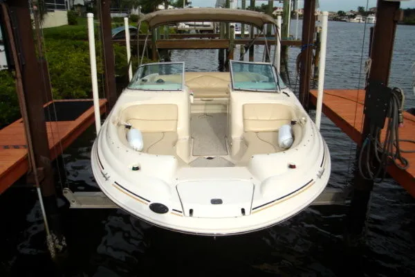Slide: The Image of Sea Ray 210 Sundeck 1999 - 10