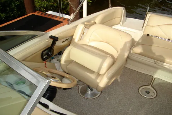 Slide: The Image of Sea Ray 210 Sundeck 1999 - 2