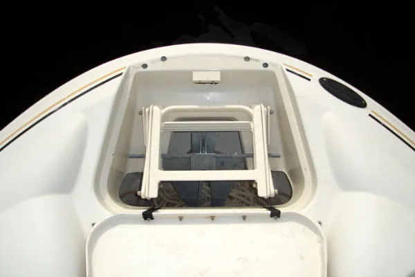 Slide: The Image of Sea Ray 210 Sundeck 1999 - 6