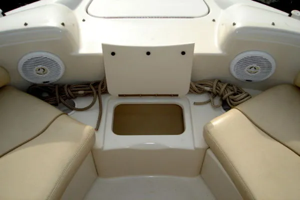 Slide: The Image of Sea Ray 210 Sundeck 1999 - 7