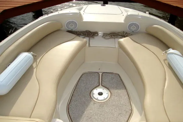 Slide: The Image of Sea Ray 210 Sundeck 1999 - 8