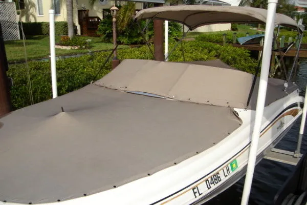 Slide: The Image of Sea Ray 210 Sundeck 1999 - 9