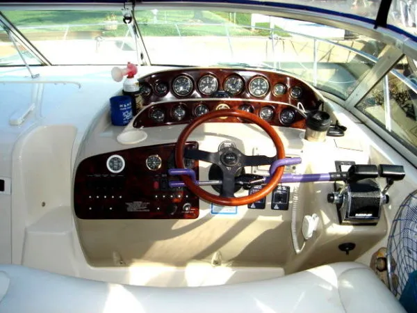 Slide: The Image of Rinker 330 Fiesta Vee 1999 - 9