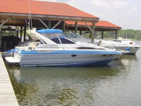 Slide: The Image of Bayliner Avanti 3250 Cruiser 1988 - 0