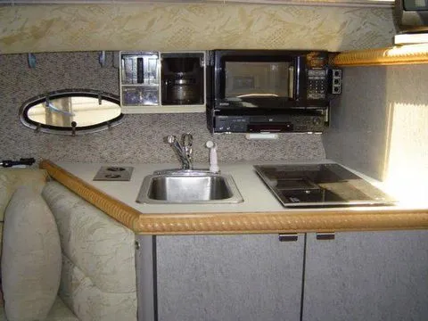 Slide: The Image of Bayliner Avanti 3250 Cruiser 1988 - 3
