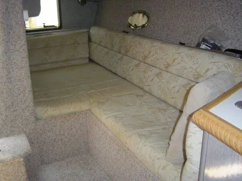 Slide: The Image of Bayliner Avanti 3250 Cruiser 1988 - 5