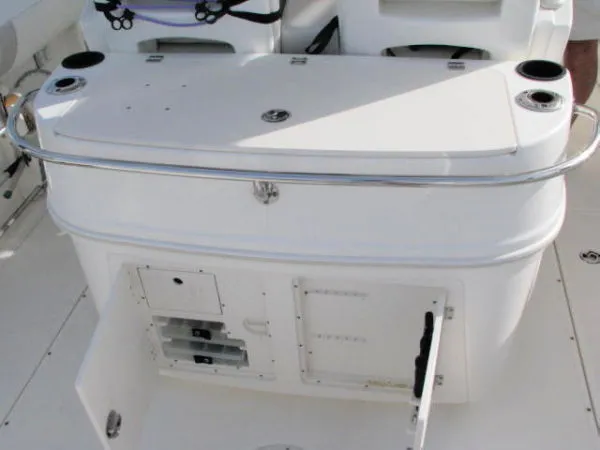 Slide: The Image of Boston Whaler 320 Outrage Cuddy 2006 - 3