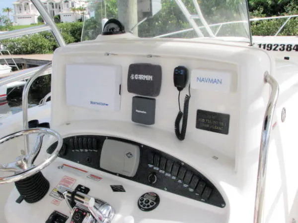 Slide: The Image of Boston Whaler 320 Outrage Cuddy 2006 - 4