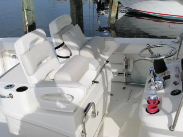 Slide: The Image of Boston Whaler 320 Outrage Cuddy 2006 - 5